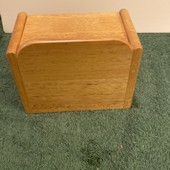 Wooden Index Card File with new package of 3x5 index cards - Picture 6 of 7